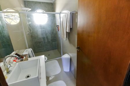 Casa à venda com 410m², 4 quartos e 4 vagasBanheiro da Suíte 2