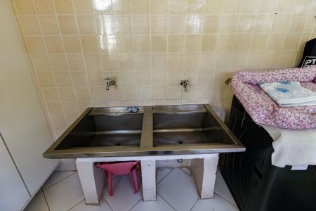 Casa à venda com 410m², 4 quartos e 4 vagasDetalhe da area de serviço