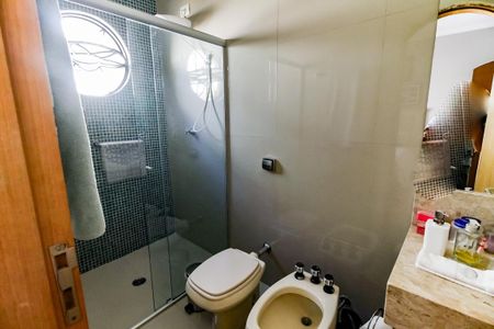 Casa à venda com 410m², 4 quartos e 4 vagasBanheiro da Suíte 1