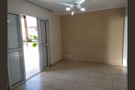 Casa à venda com 3 quartos, 207m² em Vila Tiradentes, São Paulo