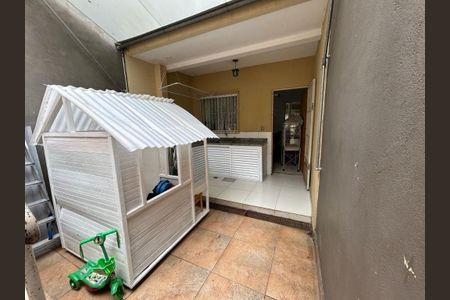 Casa à venda com 3 quartos, 180m² em Vila Sonia, São Paulo