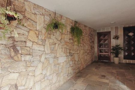 Casa à venda com 4 quartos, 215m² em Jardim Peri Peri, São Paulo