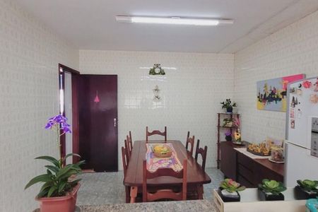 Casa à venda com 4 quartos, 215m² em Jardim Peri Peri, São Paulo