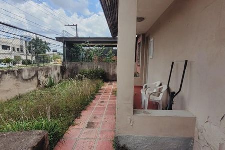 Casa à venda com 115m², 3 quartos e 4 vagas