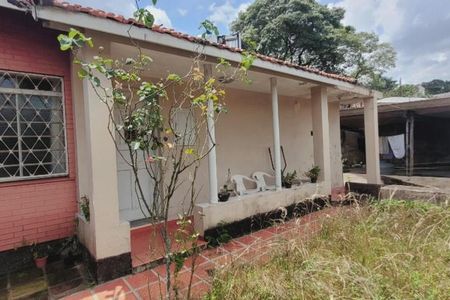 Casa à venda com 115m², 3 quartos e 4 vagas