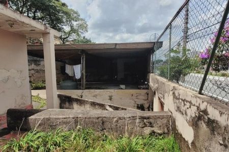 Casa à venda com 115m², 3 quartos e 4 vagas