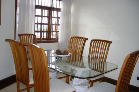 Casa à venda com 4 quartos, 400m² em Jardim Peri Peri, São Paulo