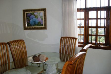 Casa à venda com 4 quartos, 400m² em Jardim Peri Peri, São Paulo