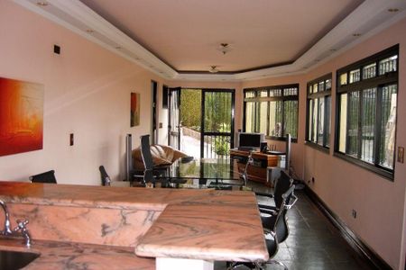 Casa à venda com 4 quartos, 400m² em Jardim Peri Peri, São Paulo