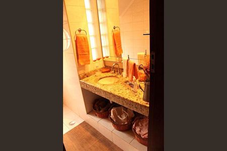 Casa à venda com 300m², 6 quartos e 4 vagas