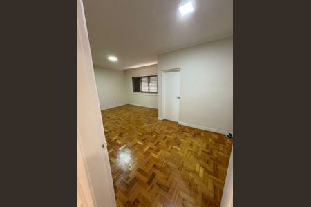 Casa à venda com 3 quartos, 325m² em Vila Pirajussara, São Paulo