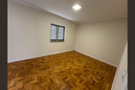 Casa à venda com 3 quartos, 325m² em Vila Pirajussara, São Paulo