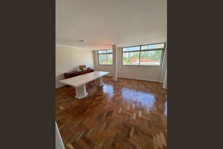 Casa à venda com 3 quartos, 325m² em Vila Pirajussara, São Paulo