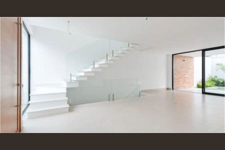 Casa à venda com 3 quartos, 331m² em Indianópolis, São Paulo