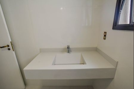 Apartamento à venda com 140m², 3 quartos e 3 vagasBanheiro da Suíte