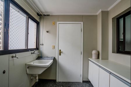 Apartamento à venda com 140m², 3 quartos e 3 vagasÁrea de Serviço