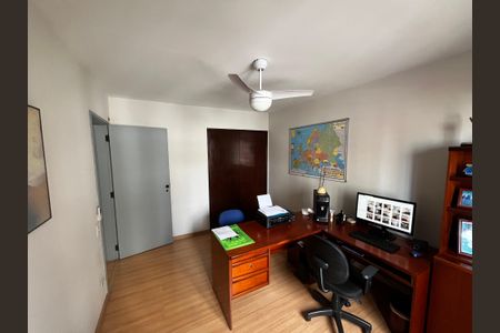 Apartamento à venda com 198m², 4 quartos e 3 vagasQuarto 2