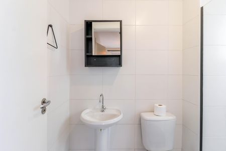 Banheiro da Suíte de apartamento para alugar com 1 quarto, 28m² em Jardim Caravelas, São Paulo
