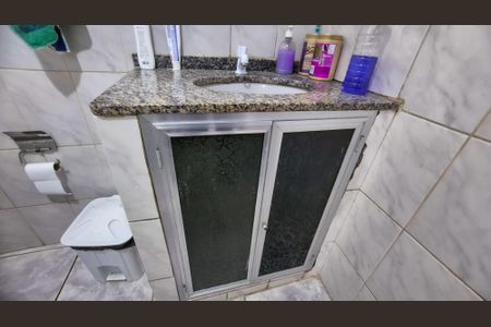 Casa à venda com 131m², 3 quartos e sem vagaBanheiro 1