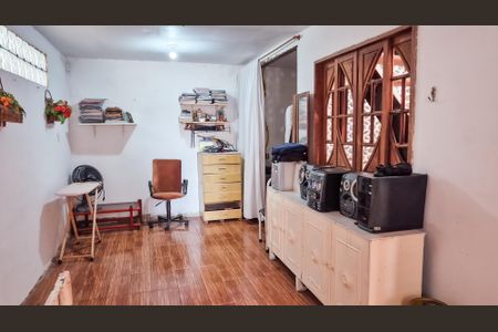 Casa à venda com 131m², 3 quartos e sem vagaSala 2