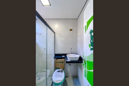 Apartamento à venda com 80m², 2 quartos e sem vaga Apartamento à venda com 80m², 2 quartos e sem vagaBanheiro da Suíte