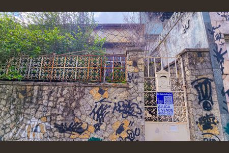 Casa à venda com 320m², 3 quartos e 1 vagaFachada