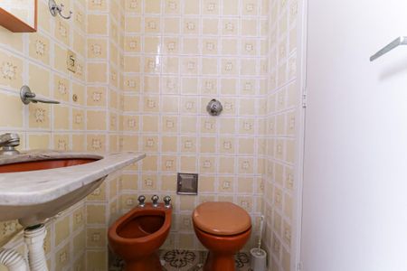 Casa à venda com 320m², 3 quartos e 1 vagaBanheiro 2