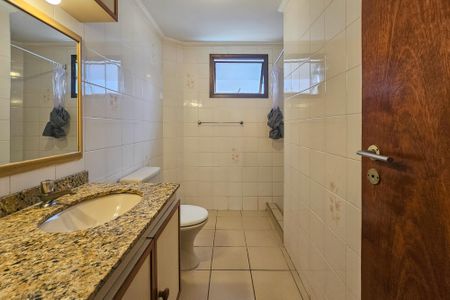 Apartamento para alugar com 121m², 3 quartos e 1 vaga Apartamento para alugar com 121m², 3 quartos e 1 vagaBanheiro da Suíte