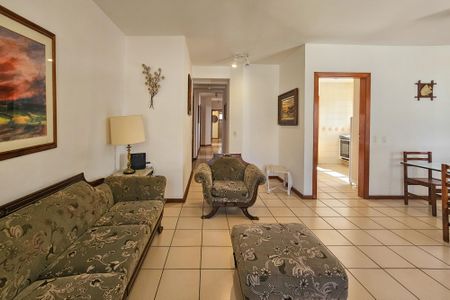 Apartamento para alugar com 121m², 3 quartos e 1 vaga Apartamento para alugar com 121m², 3 quartos e 1 vagaSala