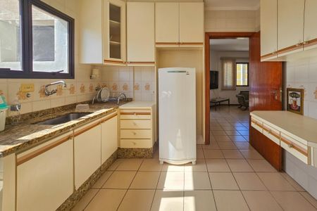 Apartamento para alugar com 121m², 3 quartos e 1 vaga Apartamento para alugar com 121m², 3 quartos e 1 vagaCozinha