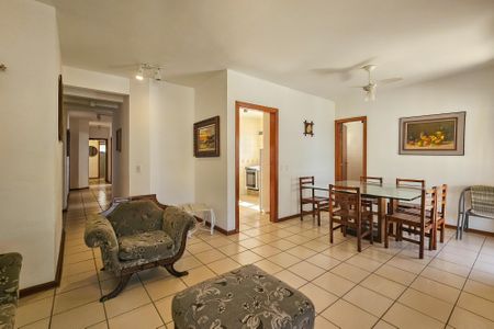 Apartamento para alugar com 121m², 3 quartos e 1 vaga Apartamento para alugar com 121m², 3 quartos e 1 vagaSala