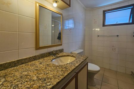 Apartamento para alugar com 121m², 3 quartos e 1 vaga Apartamento para alugar com 121m², 3 quartos e 1 vagaBanheiro da Suíte