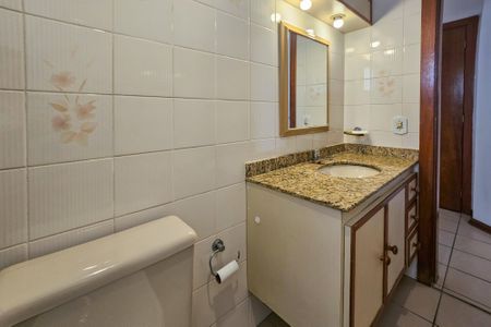 Apartamento para alugar com 121m², 3 quartos e 1 vaga Apartamento para alugar com 121m², 3 quartos e 1 vagaBanheiro