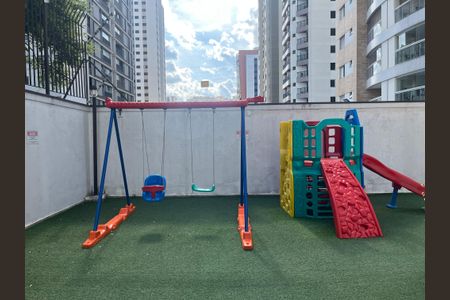 Apartamento à venda com 125m², 3 quartos e 2 vagas Apartamento à venda com 125m², 3 quartos e 2 vagasÁrea comum - Playground