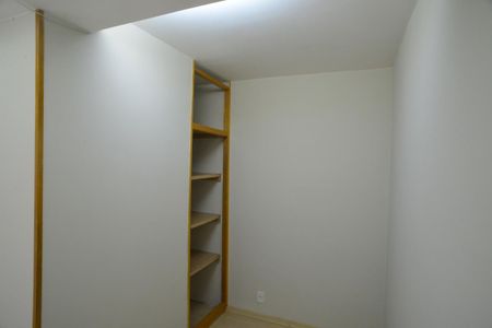 Apartamento à venda com 167m², 4 quartos e 3 vagasQuarto 2