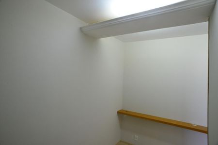 Apartamento à venda com 167m², 4 quartos e 3 vagasQuarto 2