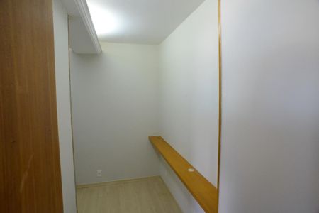 Apartamento à venda com 167m², 4 quartos e 3 vagasQuarto 2