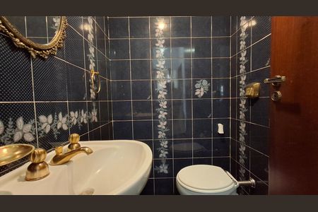 Casa à venda com 260m², 3 quartos e 3 vagas Casa à venda com 260m², 3 quartos e 3 vagasLavabo