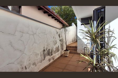 Casa à venda com 260m², 3 quartos e 3 vagas Casa à venda com 260m², 3 quartos e 3 vagasÁrea Externa