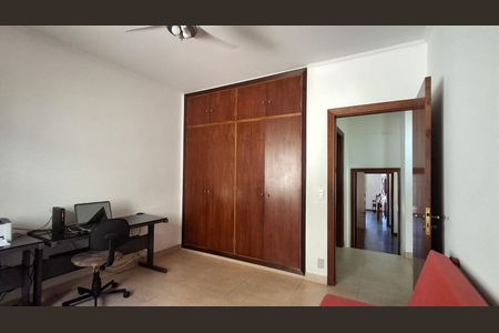 Casa à venda com 260m², 3 quartos e 3 vagas Casa à venda com 260m², 3 quartos e 3 vagasQuarto 1