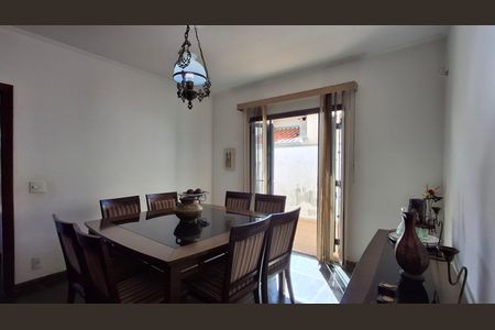 Casa à venda com 260m², 3 quartos e 3 vagas Casa à venda com 260m², 3 quartos e 3 vagasSala de Jantar