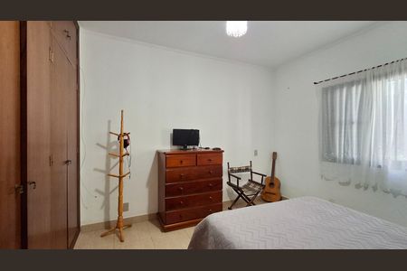 Casa à venda com 260m², 3 quartos e 3 vagas Casa à venda com 260m², 3 quartos e 3 vagasQuarto 2