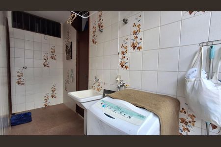 Casa à venda com 260m², 3 quartos e 3 vagas Casa à venda com 260m², 3 quartos e 3 vagasÁrea de Serviço