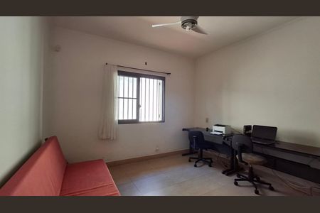 Casa à venda com 260m², 3 quartos e 3 vagas Casa à venda com 260m², 3 quartos e 3 vagasQuarto 1