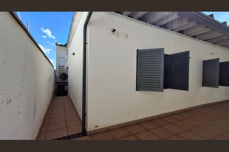 Casa à venda com 260m², 3 quartos e 3 vagas Casa à venda com 260m², 3 quartos e 3 vagasÁrea Externa