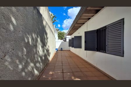 Casa à venda com 260m², 3 quartos e 3 vagas Casa à venda com 260m², 3 quartos e 3 vagasÁrea Externa