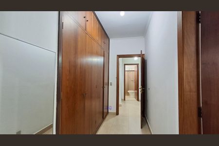 Casa à venda com 260m², 3 quartos e 3 vagas Casa à venda com 260m², 3 quartos e 3 vagasCorredor