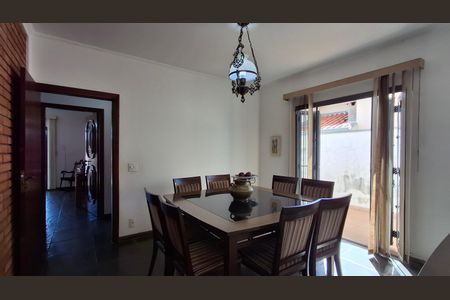 Casa à venda com 260m², 3 quartos e 3 vagas Casa à venda com 260m², 3 quartos e 3 vagasSala de Jantar