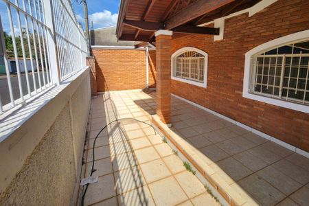 Casa para alugar com 492m², 3 quartos e 2 vagasQuintal