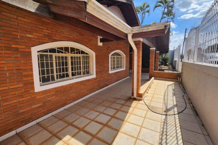 Casa para alugar com 492m², 3 quartos e 2 vagasQuintal